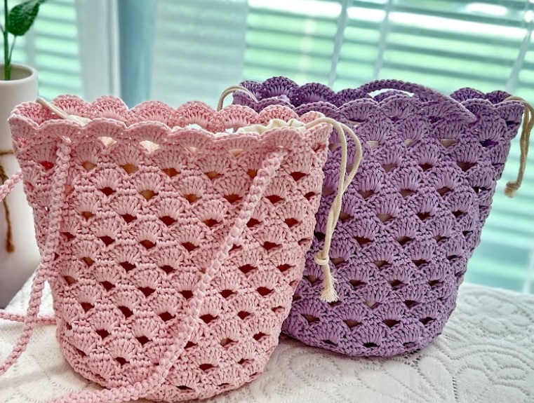 Crochet Shell Stitch Handbag Pattern