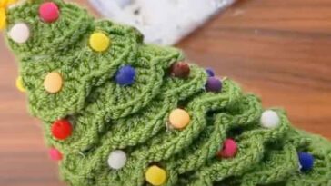 Crochet Christmas Tree Decoration