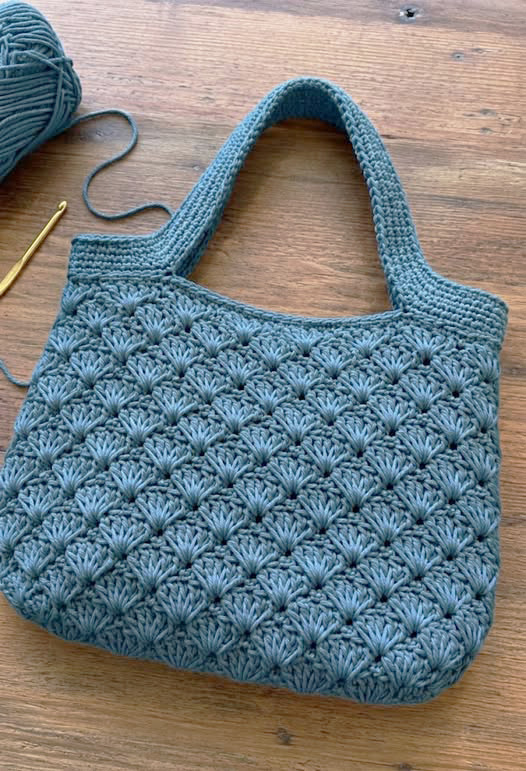 Crochet Shell-Shaped Bag Tutorial