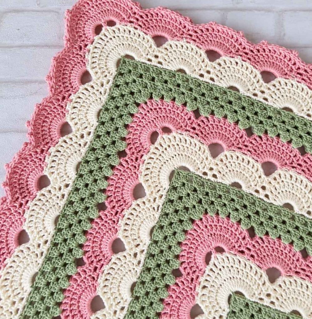 Starting with a Granny Shawl crochet pattern