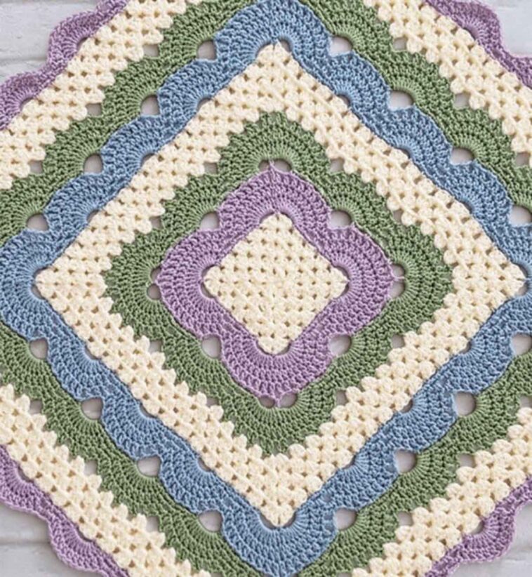 Starting with a Granny Shawl crochet pattern